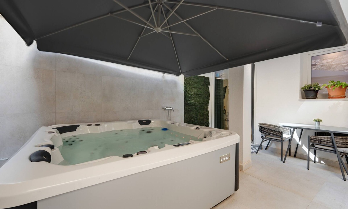Carratraca Bed & Breakfast | Room Sofia Spa – Private Hot Jacuzzi