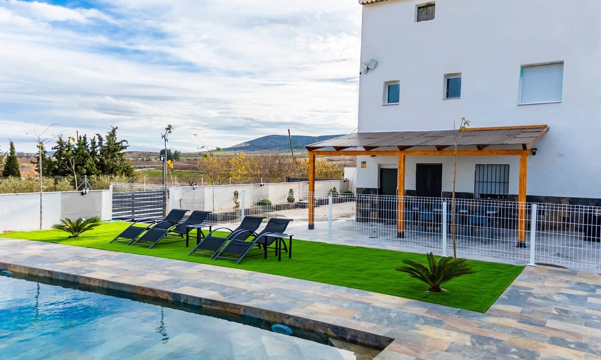 Caravaca de la Cruz House | Rural House 'Cristea Barranda' with Mountain Views, Wi-Fi and Air Conditioning