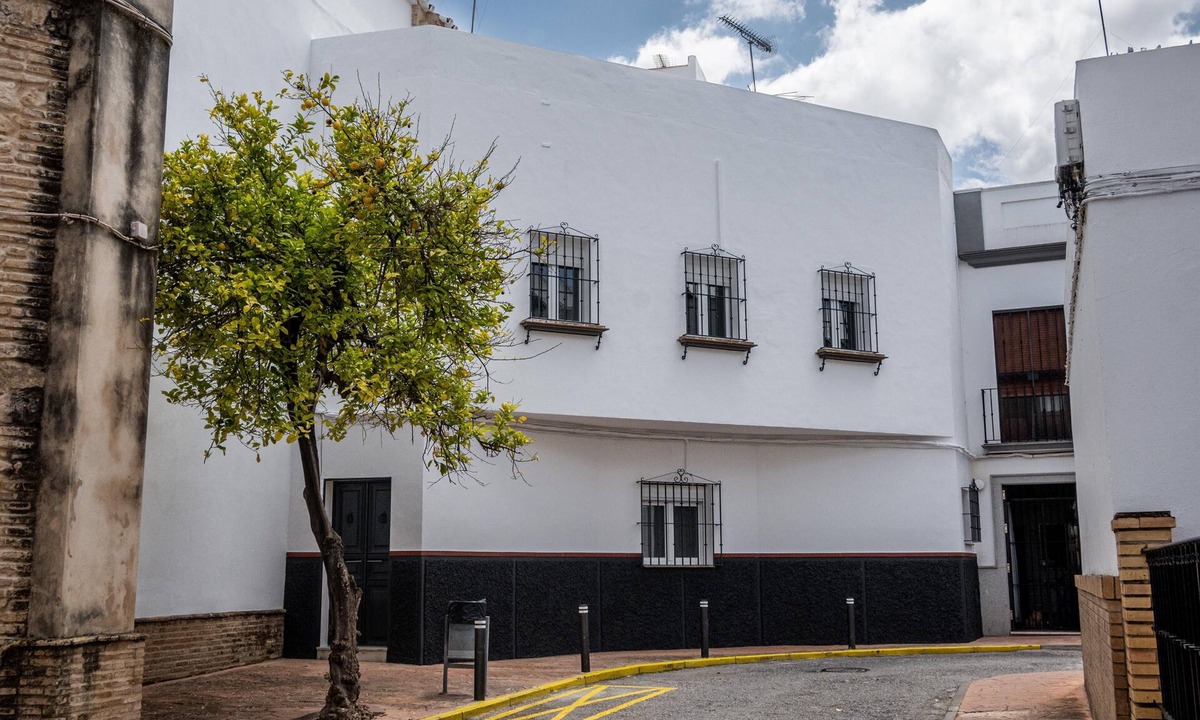 Marchena House | Santa Clara Home: Central Holiday House with Private Terrace, Wi-Fi & Air Conditioning