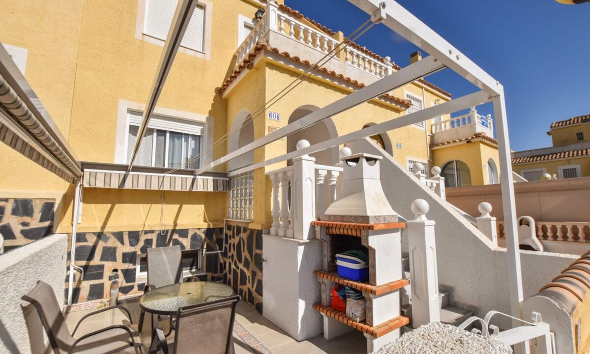 Los Arenales del Sol House | Santa Pola Gran Alacant: House in a quiet residential area