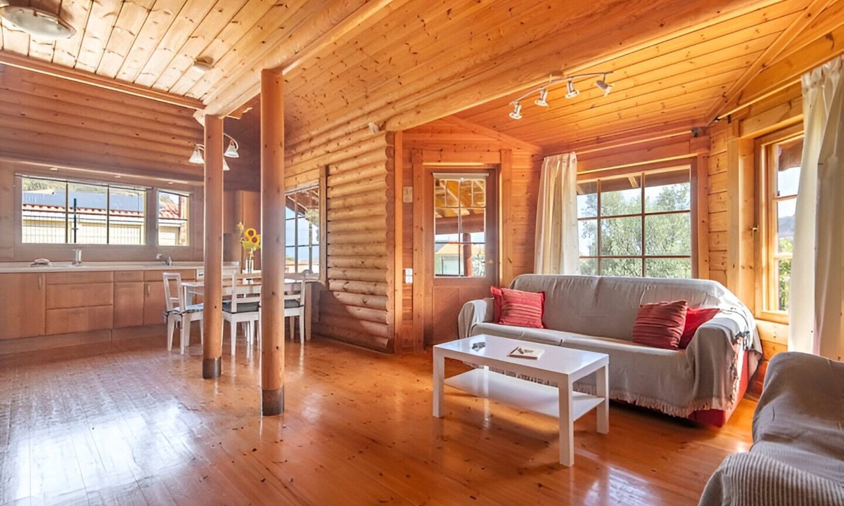 Los Portales House | Serene 2-bedroom house with WiFi in Arucas