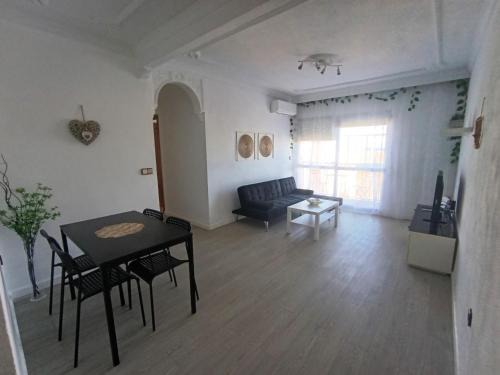 Alcala de Guadaira Apartment | Sevilla Gateway a 10 min Sevilla y cerca aeropuerto, 3 habitaciones, 2 camas en cada habitación y sofá cama