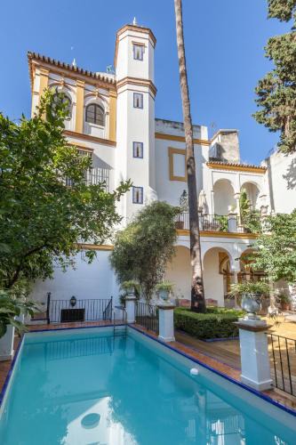 Santa Cruz Villa | SevilleBnB Group- Villa Elvira, exclusive Pool and Gardens in the heart of Sevilla