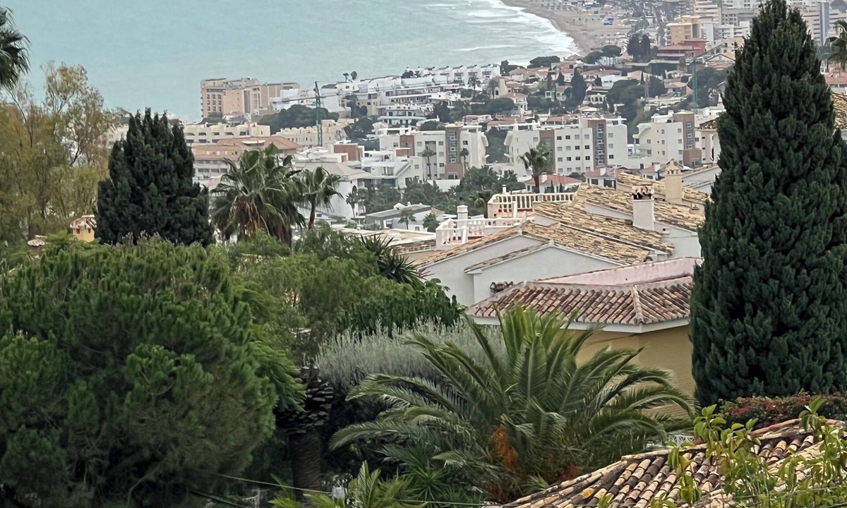Benalmadena Costa Villa | Single storey villa unoverlooked with breathtaking views over Fuengirola bay