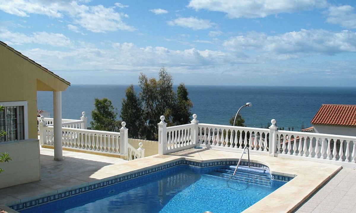 Torre de Benagalbon Villa | Spacious villa with fantastic sea view and private pool,