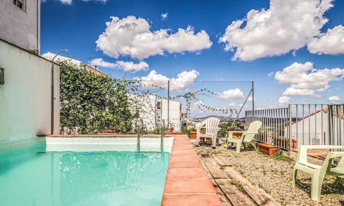 Luque House | Spend a dream vacation in this charming rural vacation home in Luque with private pool and panoramic
