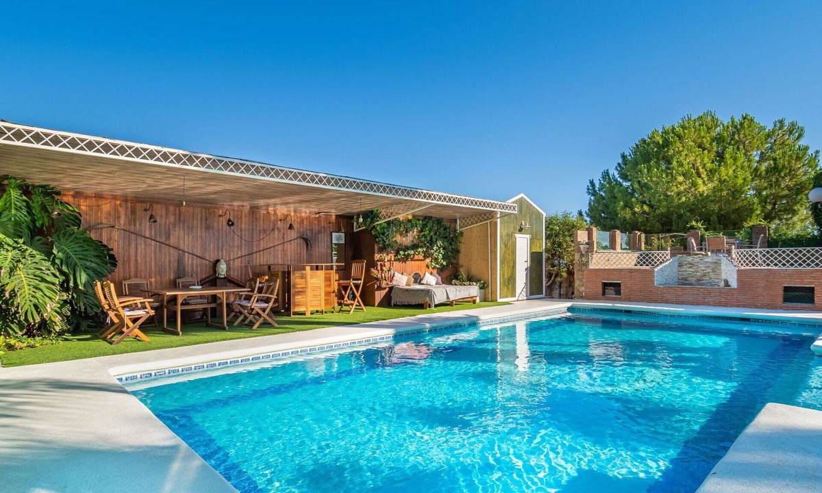 Baena Villa | Stunning private villa with A/C, private pool, hot tub, WIFI, TV, patio and pets allowed