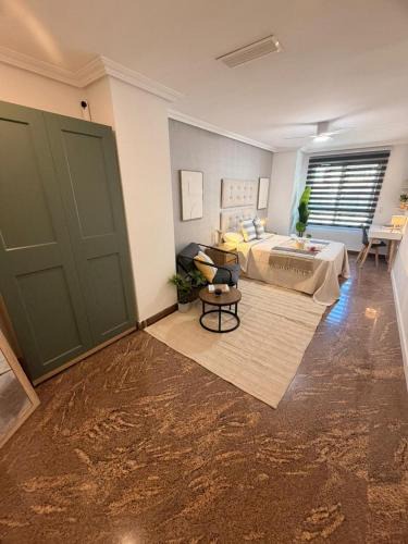 Benalua Apartment | Stylish Room Close to Alicante Center