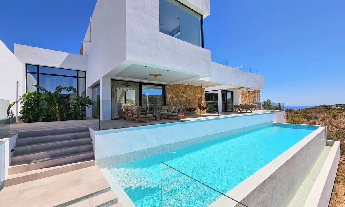Mijas Villa | Stylish villa with private pool and outdoor gym