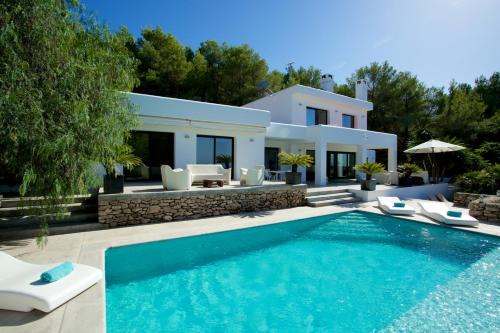 Sant Josep de sa Talaia Villa | Tranquil 4BR Villa in the Heart of Ibiza City,1046
