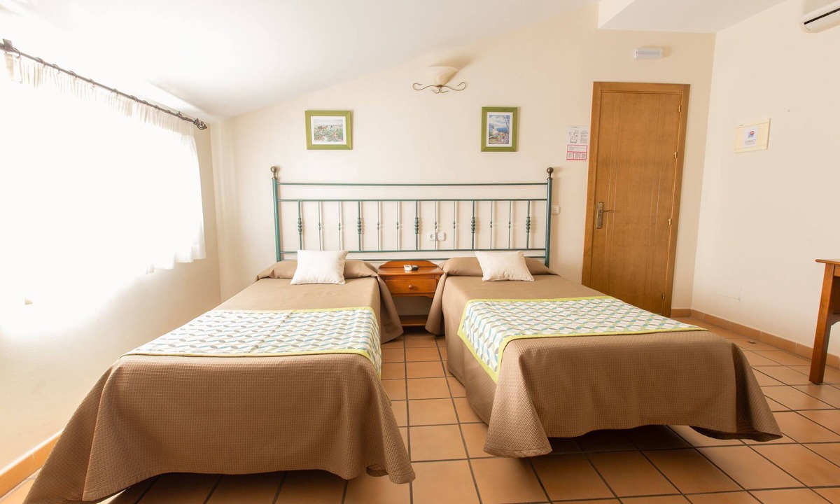 Marbella City Centre Hotel | Twin Room private bathroom