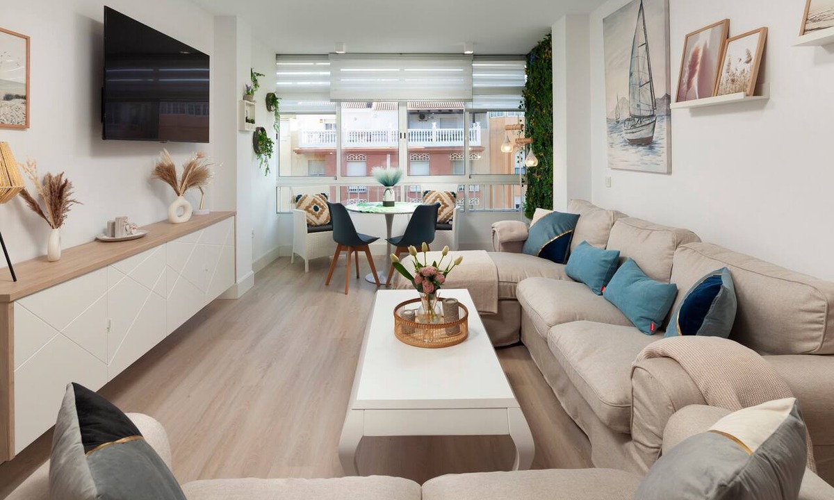 Rincon de la Victoria Apartment | Vacation Apartment "Mediterráneo" with Sea Views, Private Terrace, and Air Conditioning