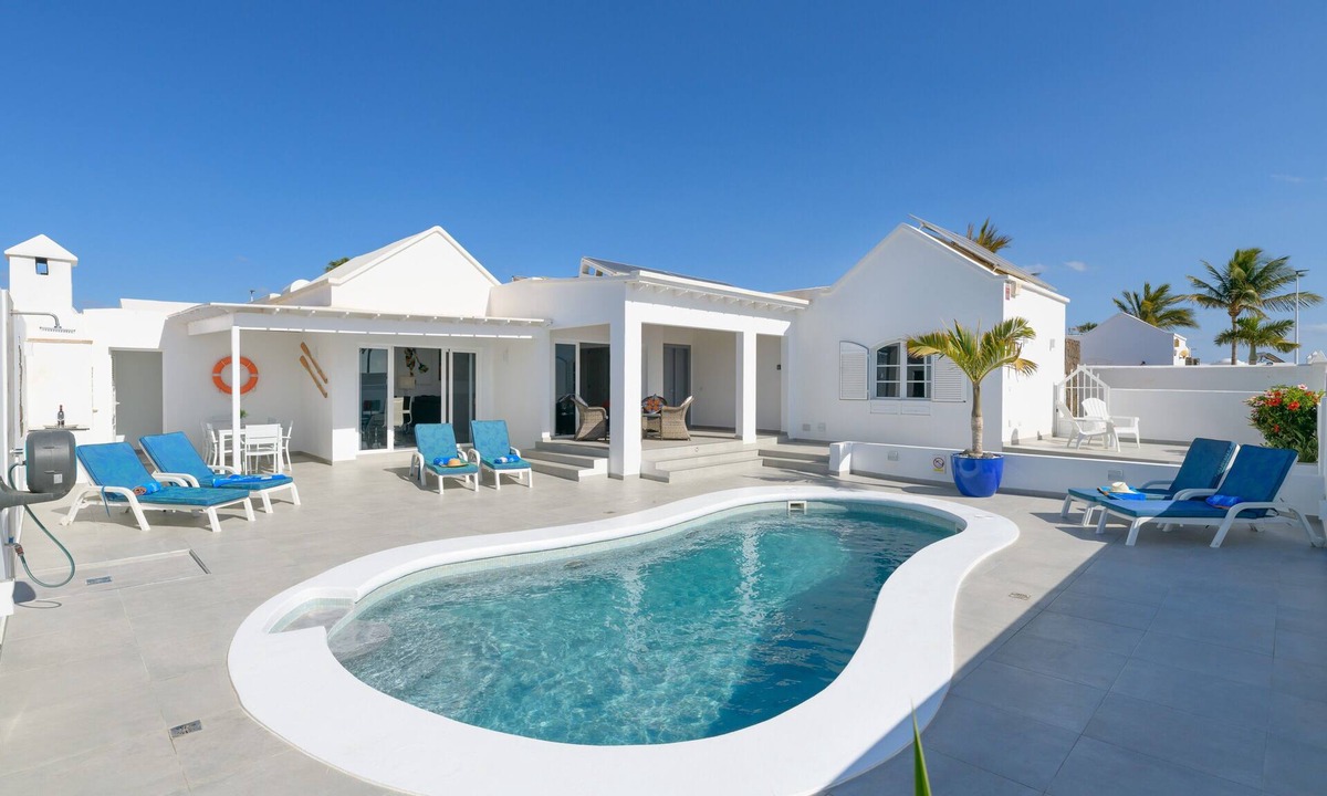Puerto del Carmen Villa | Vacation home Villa de Carrida in Puerto del Carmen