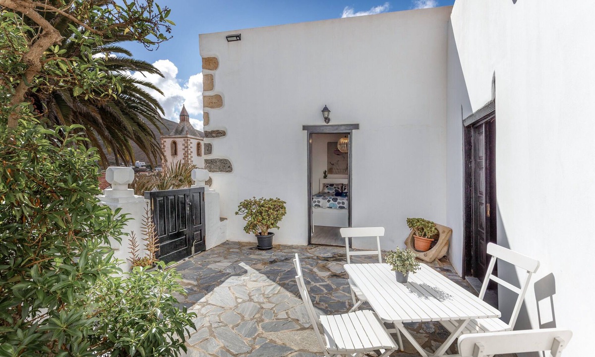 Betancuria House | Vacation Home 'Casa Doña Carmen' with Mountain View, Private Terrace and Wi-Fi