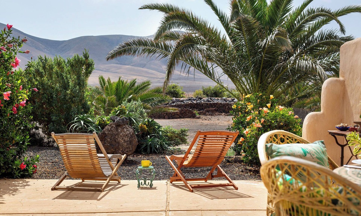 La Oliva House | Vacation Home 'La Agüita' with Sea View, Private Terrace and Wi-Fi