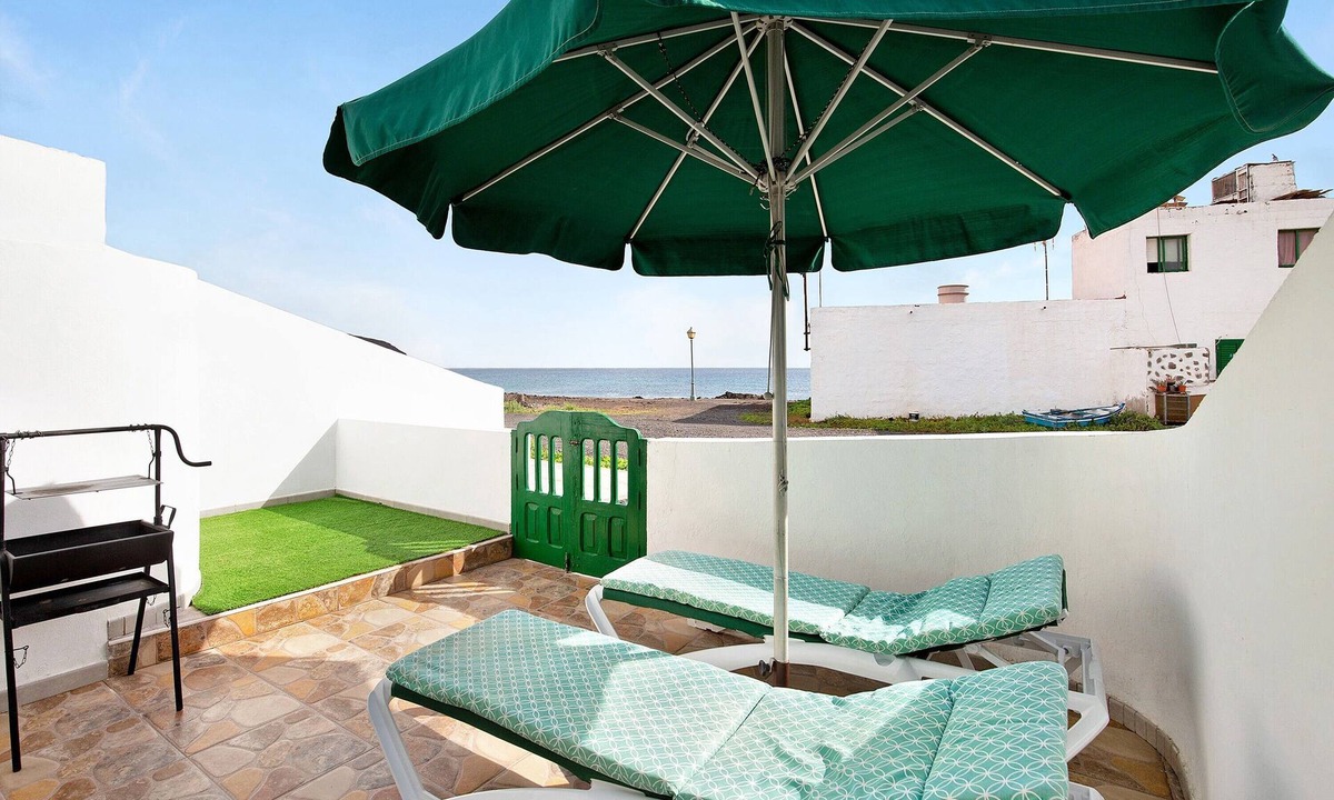 Costa de Antigua House | Vacation Home "Mar de Lava Sunrise Fuerteventura" with Sea View, Terrace & Wi-Fi