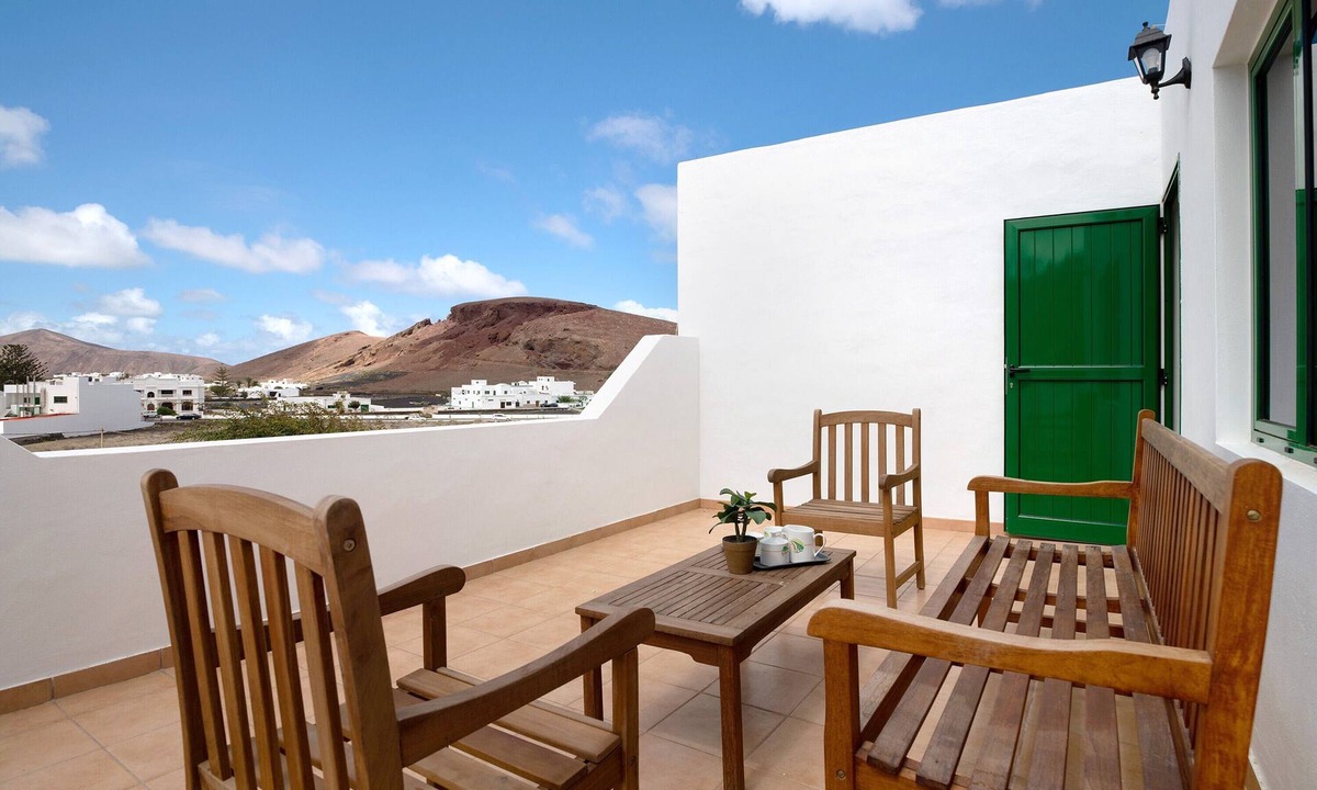 Tinajo House | Vacation Home 'San Roque' with Mountain View, Private Terrace and Wi-Fi