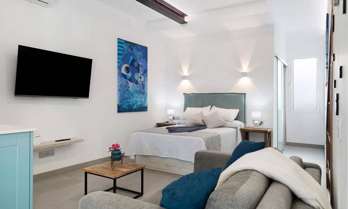 Yaiza Apartment | Vacation Studio 'Casa Mara 1' with Sea Views, Wi-Fi and Air Conditioning