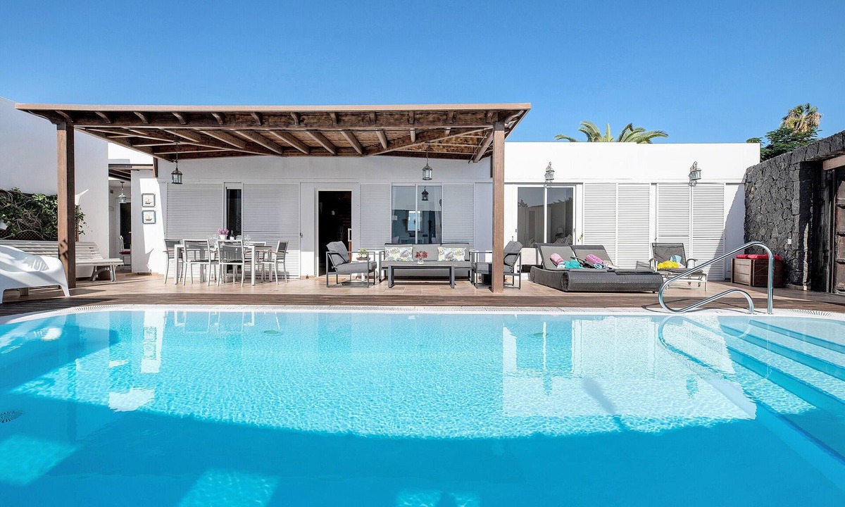 Playa Blanca Villa | Vacation Villa 'Fae' with Private Pool, Private Terrace and Wi-Fi