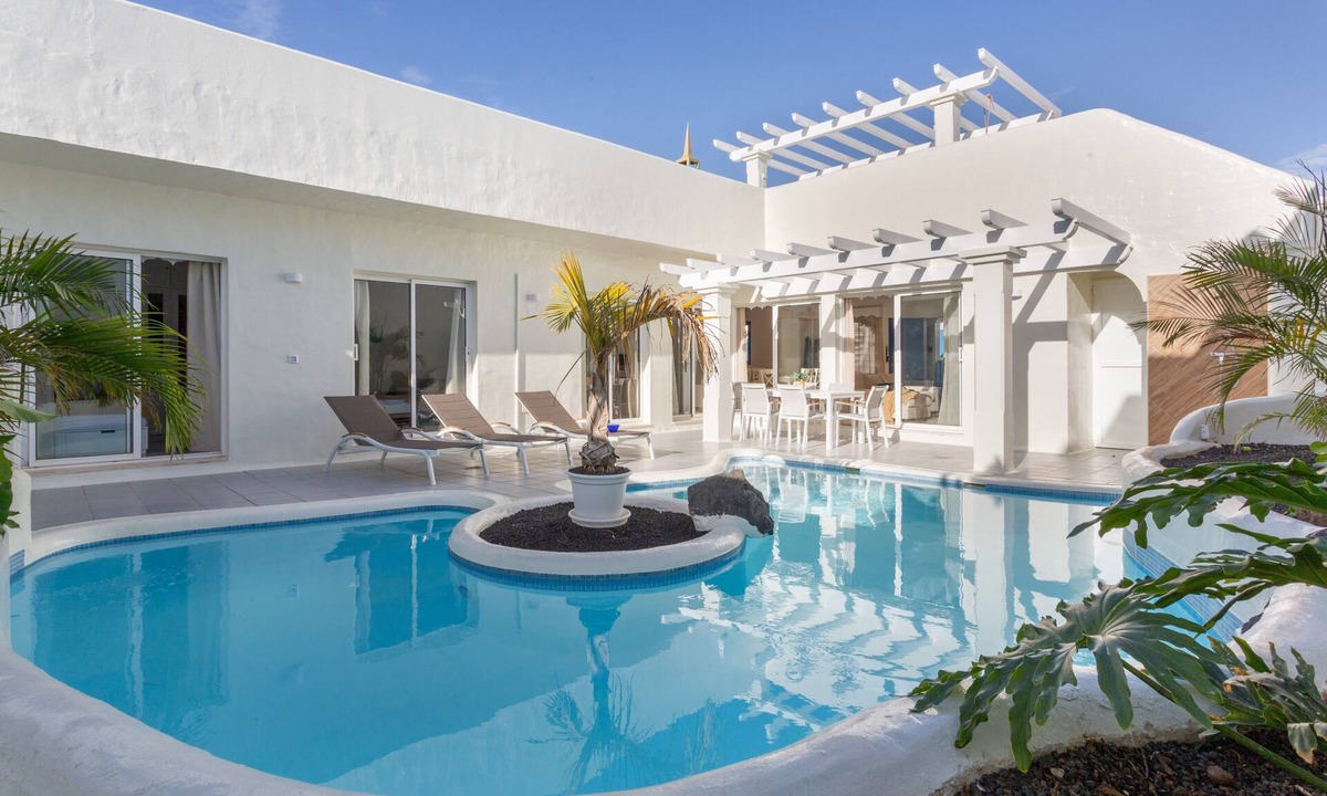 Geafond Villa | Vacation Villa 'Ole Bahiazul – Private Pool' with Sea Views, Wi-Fi & Air Conditioning