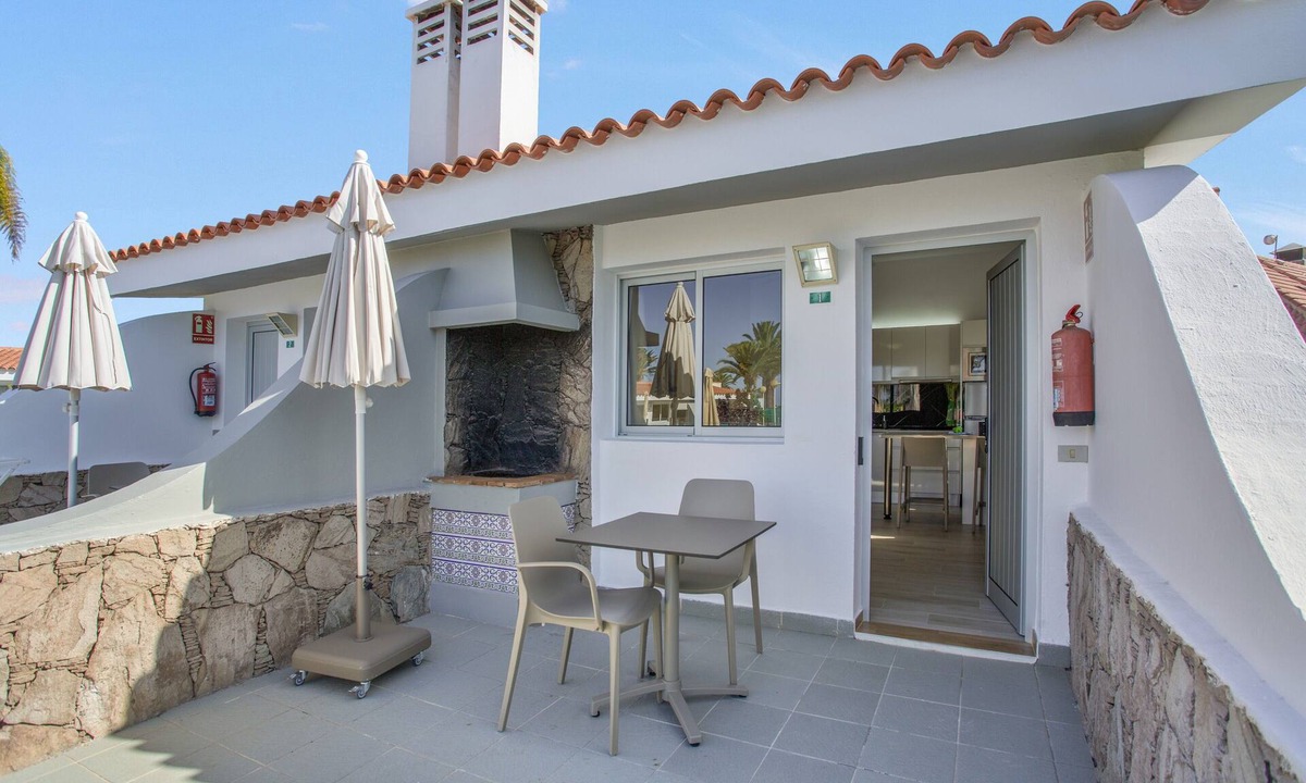 Maspalomas Resort | 'Verde' with Shared Pool, Wi-Fi and Air Conditioning
