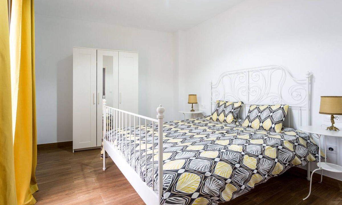 San Francisco-Ribera Apartment | Viento de Corredera - Apartment in the historic center