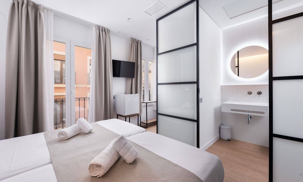 Barri Vell - Santa Creu Hostel | VIL5 by Be Alicante