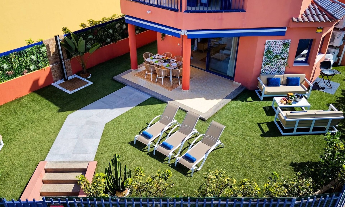 Costa Meloneras Villa | Villa Meloneras 21 beachside with BBQ, access to pool, jacuzzi & kids playground