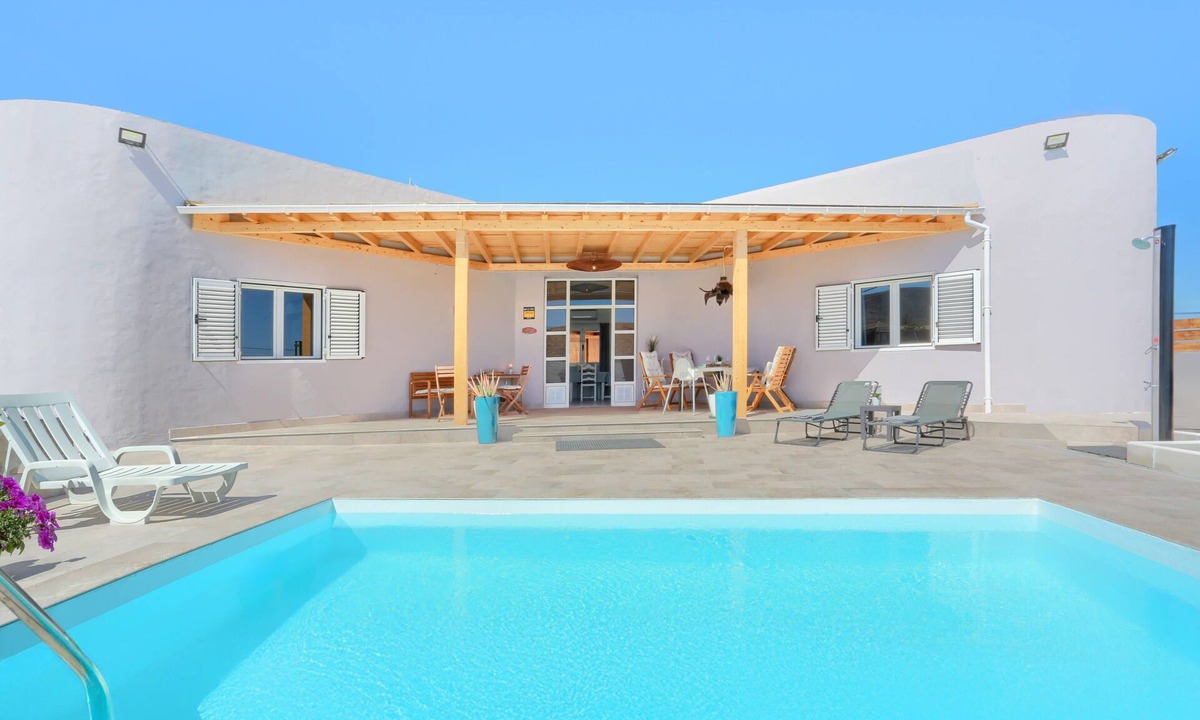 Antigua Villa | Villa Brisa de Gairia – Your Private Oasis in Authentic Fuerteventura, Wi-Fi & Air Conditioning