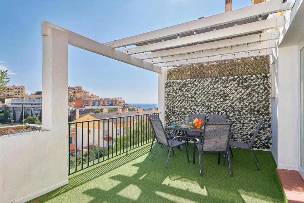 Torre de Benagalbon House | VILLA by the beach. Pool, Priv Parking and Golf