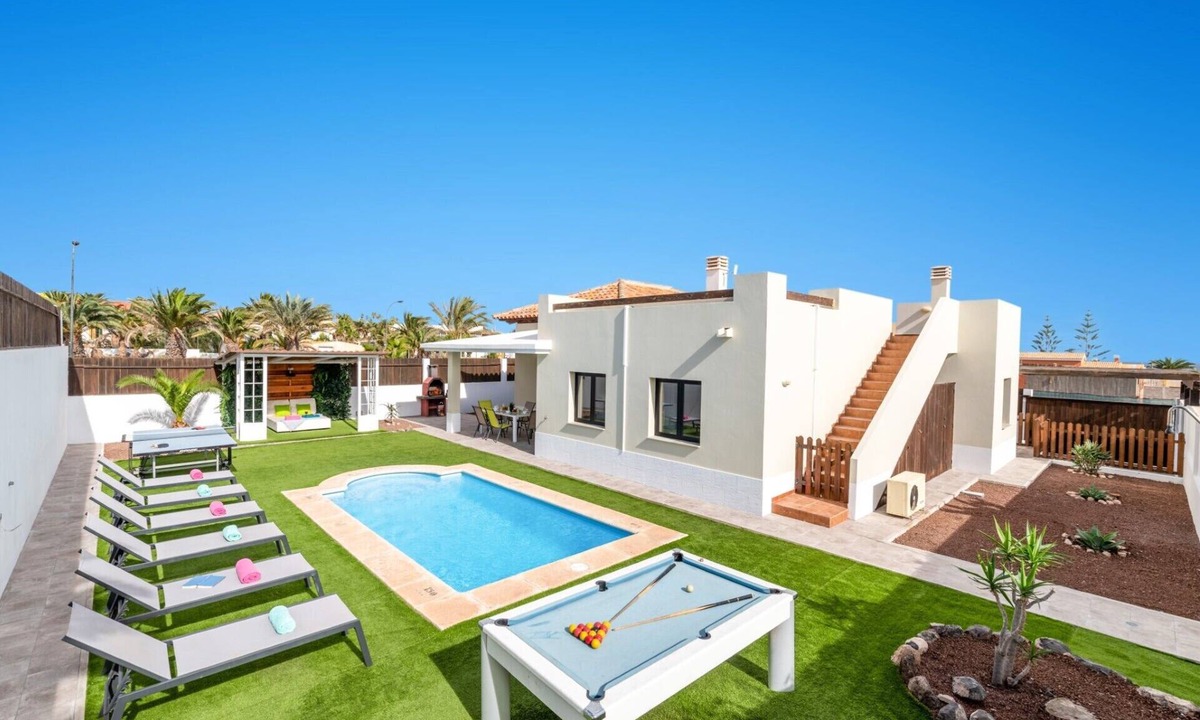 Castillo Caleta de Fuste Villa | Villa Caleta Del Sol by Villa Plus