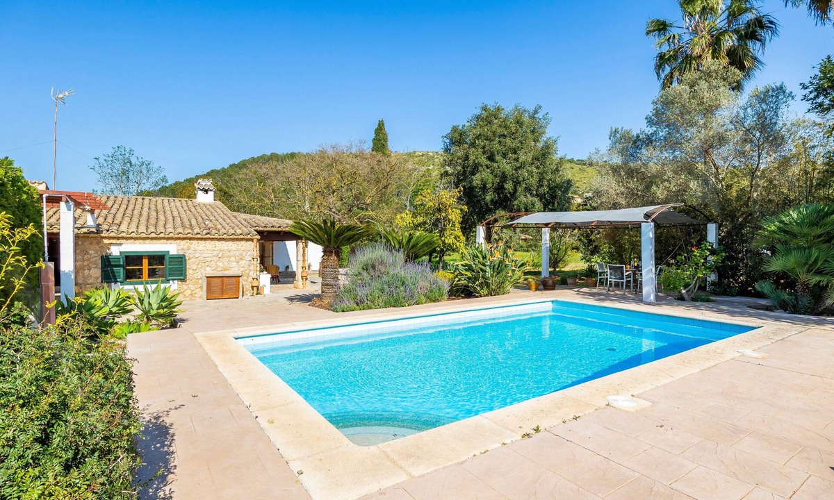 Puerto de Pollensa Villa | Villa 'Can Tonet' with Mountain View, Wi-Fi and Air Conditioning