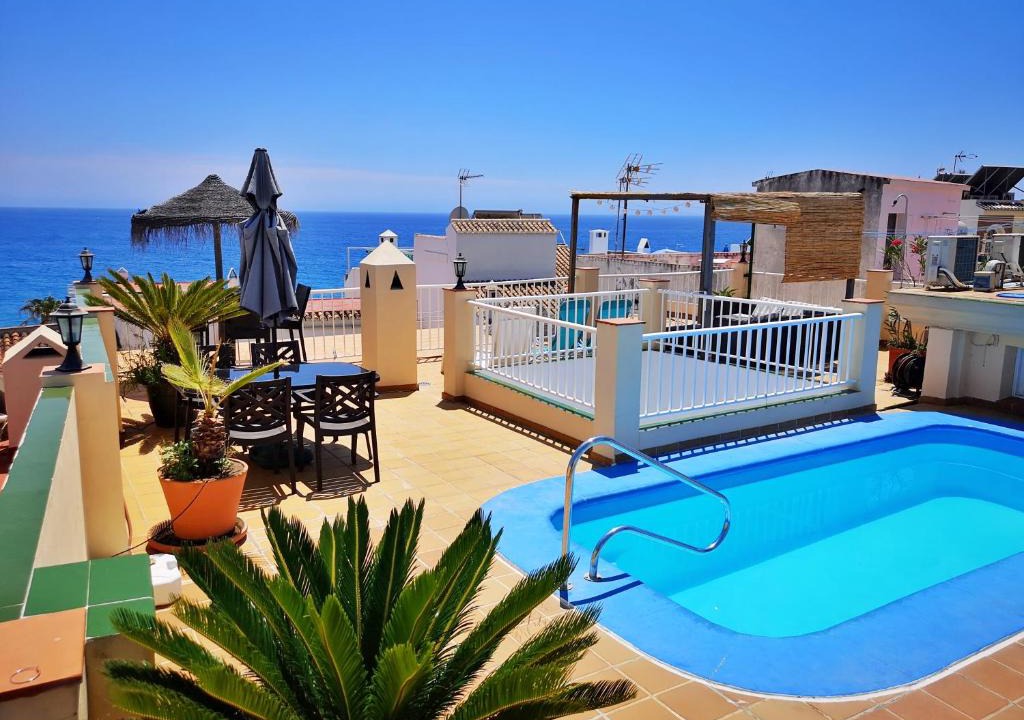 Nerja City Centre Apartment | Villa Carabeo Playa