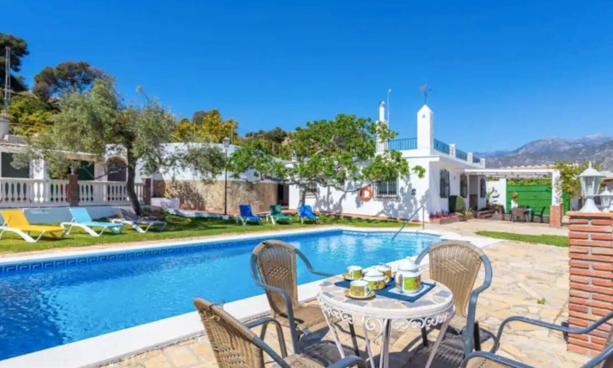 Nerja Villa | Villa Casa El Retiro with Sea View, Pool, Wi-Fi & Garden