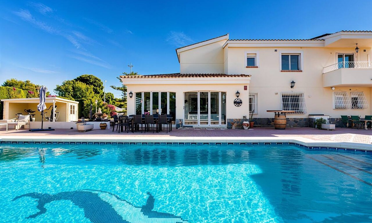 Hoya de los Patos Villa | Villa 'De Golf Hoyo 19' with Private Pool, Wi-Fi and Air Conditioning