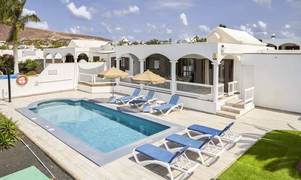 Playa Blanca Villa | Villa Del Sol | Family Villa by Villas Now