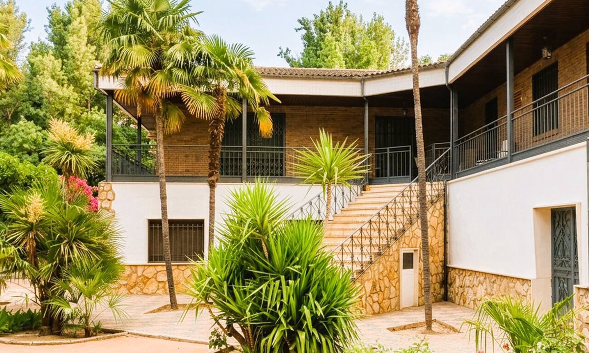 Priego de Cordoba Ski Chalet | Villa Dolores | Swimming pool, tennis, and game room
