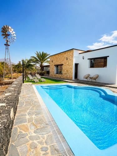 Pajara House | Villa El Valle - Piscina climatizada