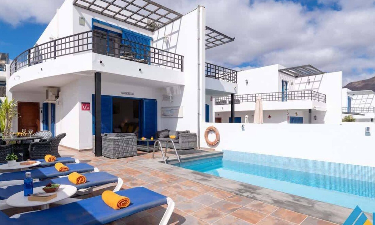 Playa Blanca Villa | Villa Elise - Marina Rubicon by Villas Now