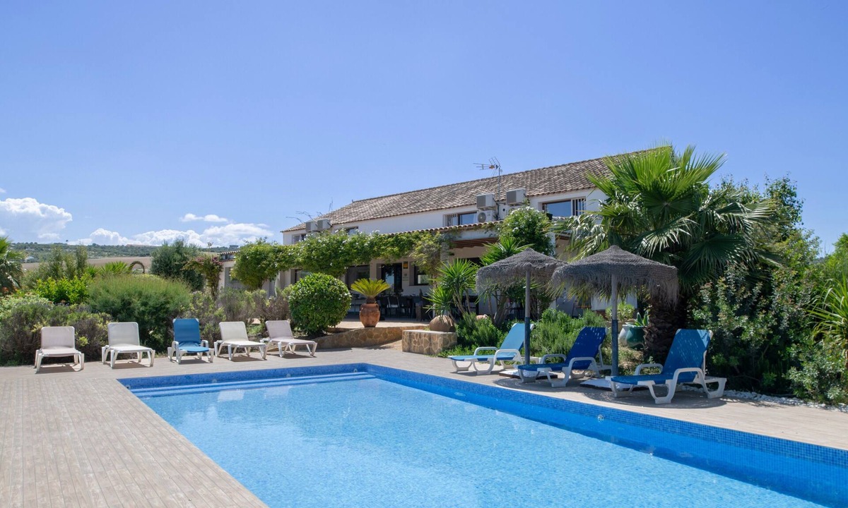 Arcos de la Frontera House | Villa Finca Encanto with Mountain Views, Wi-Fi, and Air Conditioning
