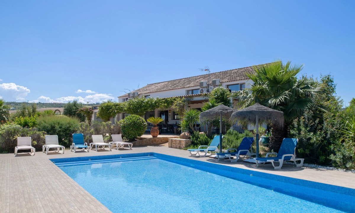 Arcos de la Frontera House | Villa 'Finca Encanto' with Mountain Views, Wi-Fi, and Air Conditioning