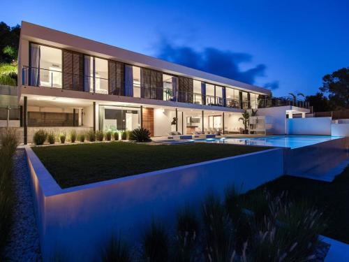 Sant Josep de sa Talaia Villa | Villa in Ibiza with Infinity Pool and Sea Views