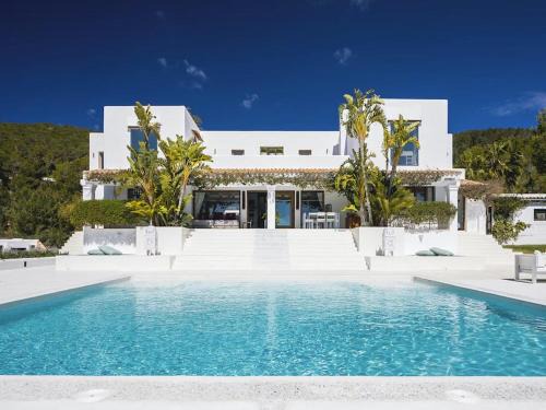 Santa Eulalia del Rio Villa | Villa in Ibiza with Stunning Sea Views