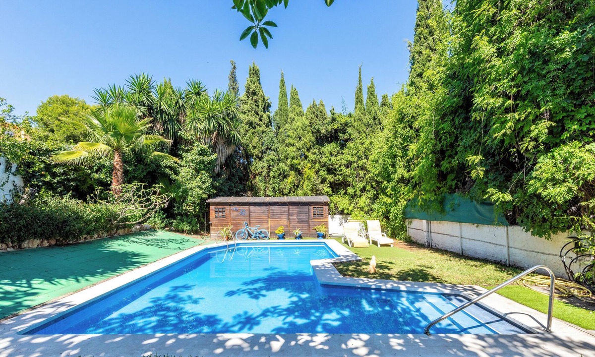 Malaga-Este Villa | Villa "La Bicicleta Azul" with Shared Pool & Wi-Fi