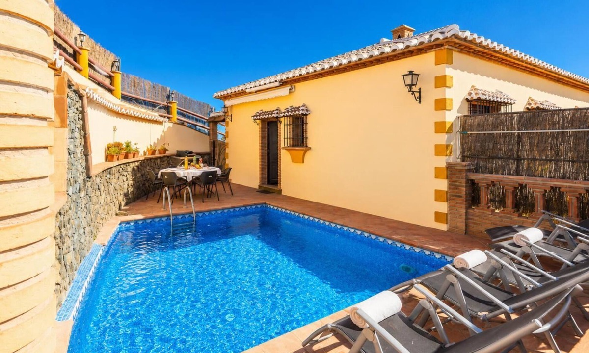 Nerja Villa | Villa Las Palomas 2 - Three Bedroom Villa, Sleeps 5