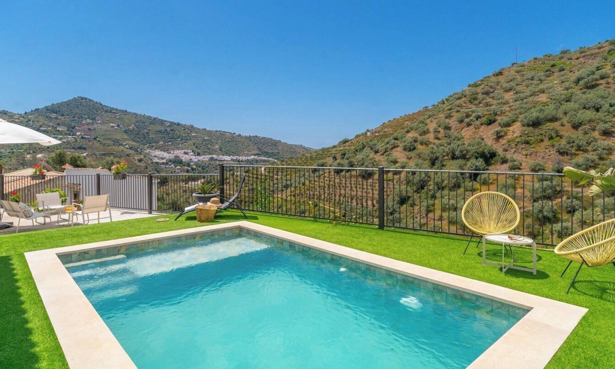 Sayalonga Villa | Villa Los Labrados Sayalonga by Ruralidays