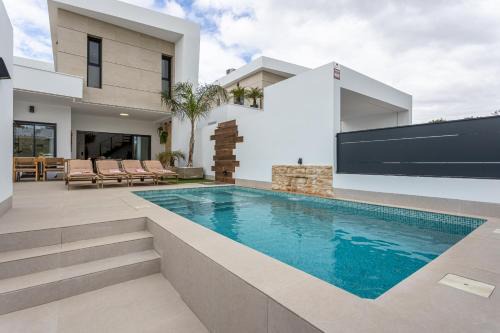 Dolores Villa | Villa Nica