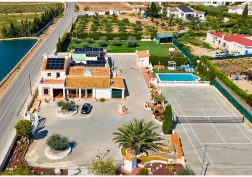 Los Arenales del Sol Villa | Villa Palmeras by DYGAV: Private Pool & Tennis