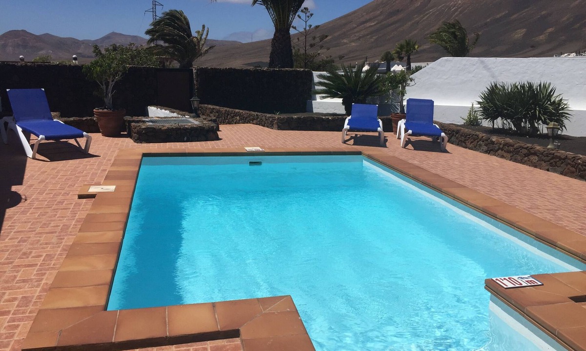 Macher Villa | Villa - private heated pool , 5 minute drive to Puerto del Carmen