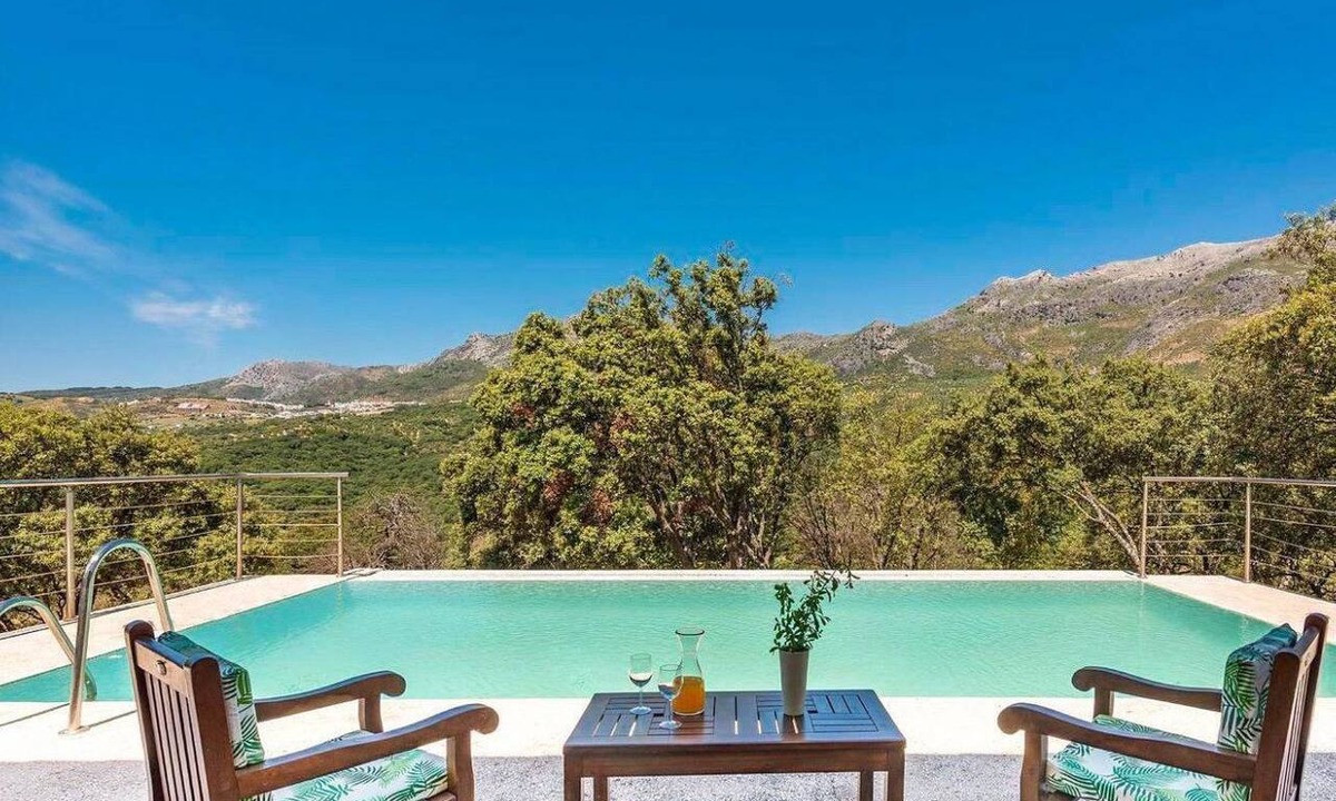 Benadalid Villa | Villa Rural Zen by Hacienda Alfacara